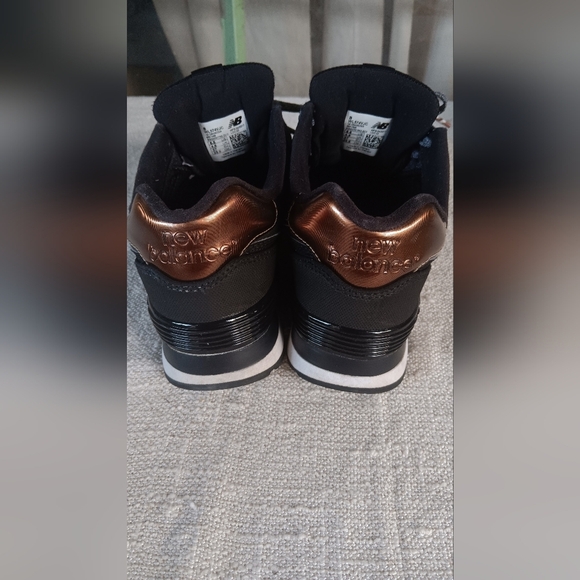 New Balance Black and Gray Sneakers - Picture 2 of 7